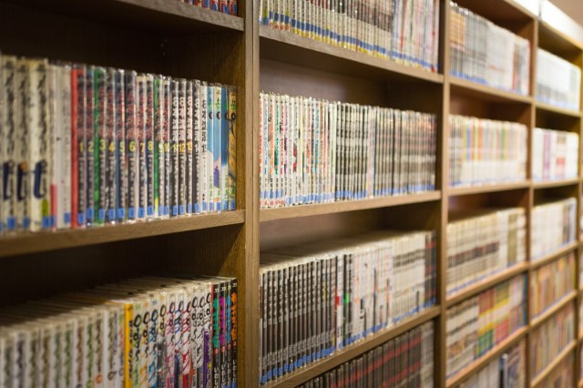 【懐かしい】子どもの頃、お年玉で買った物って何？ 「初代ファミコン」「着せ替え人形セット」「漫画大人買い」「LPレコードに興奮」など