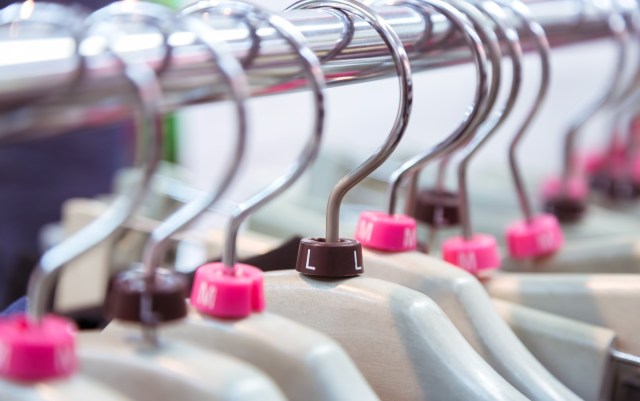 試着したけどこの服いらない…そんなときお店になんて言う？ 「合わなかった」というストレート派、小声でつぶやくむにゃむにゃ派…